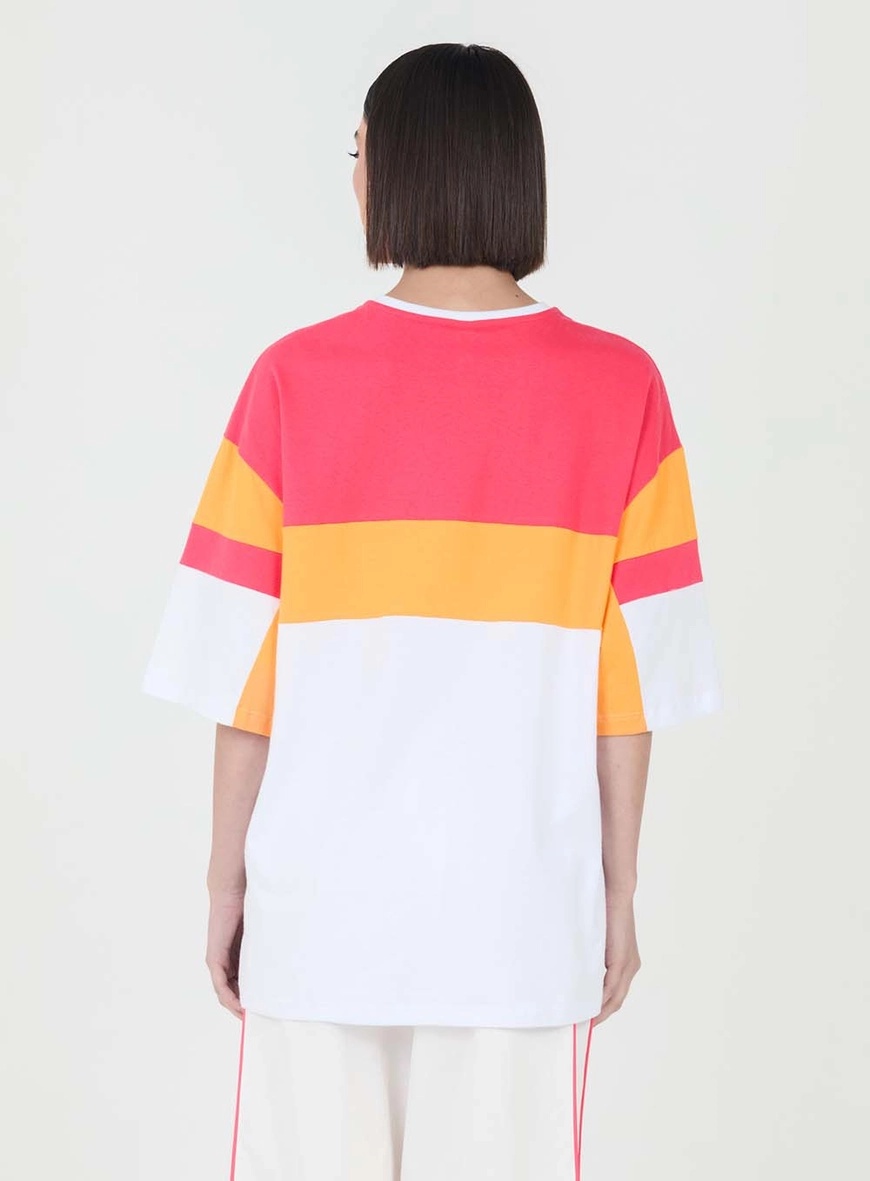 Camiseta Super Oversized Com Contraste Branco 3