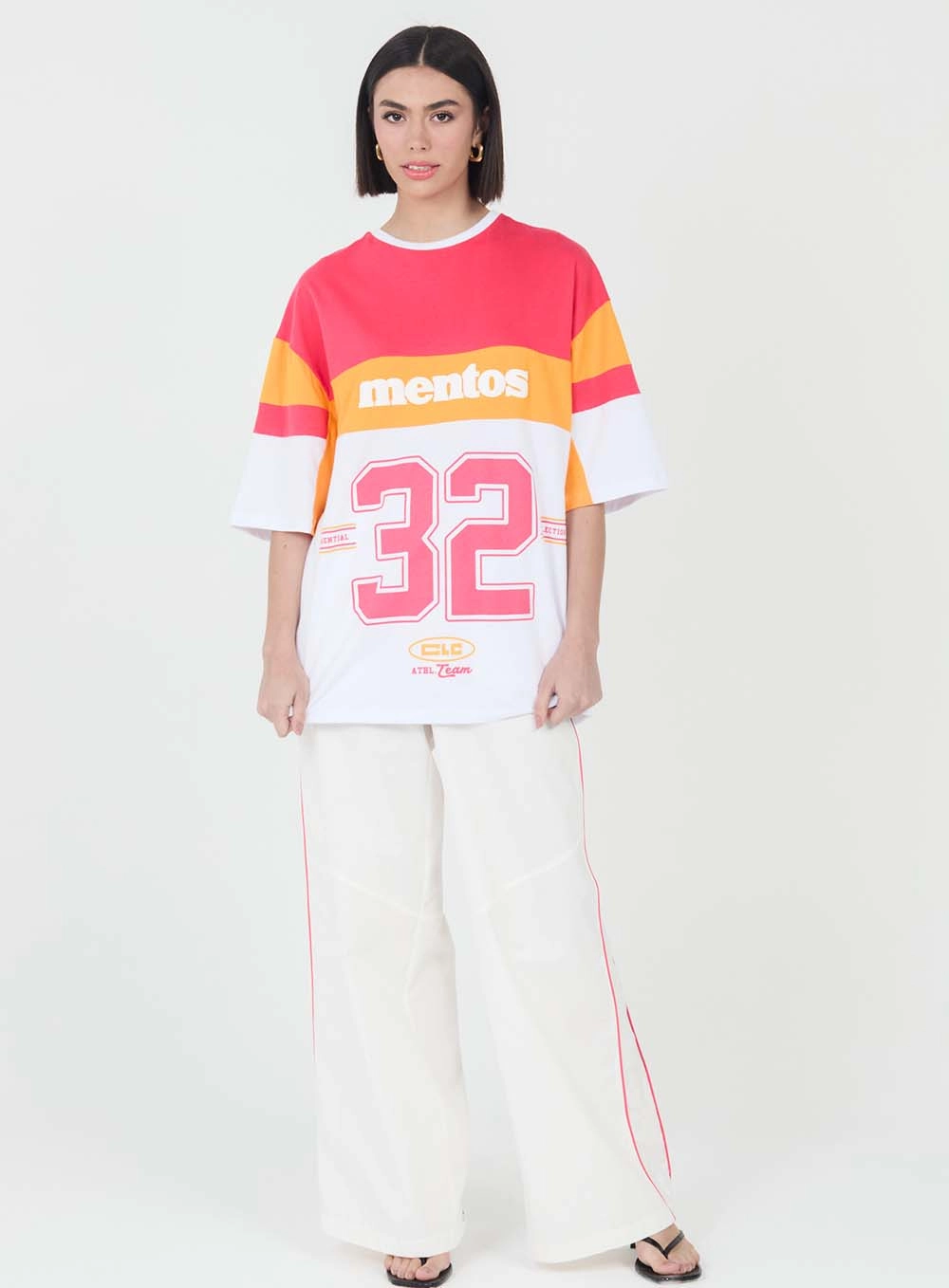 Camiseta Super Oversized Com Contraste Branco 2