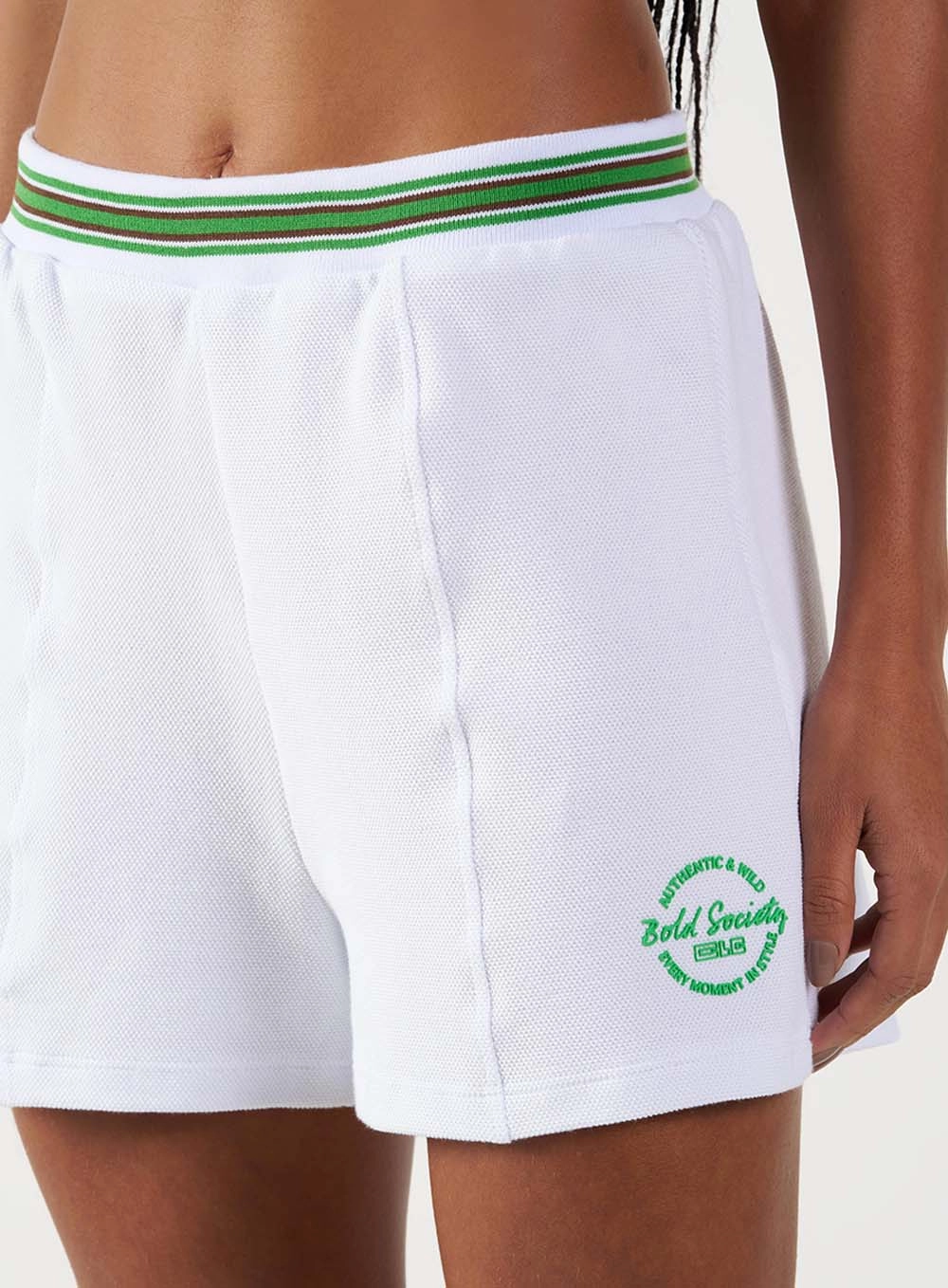 Short Comfort Com Contraste Branco 5