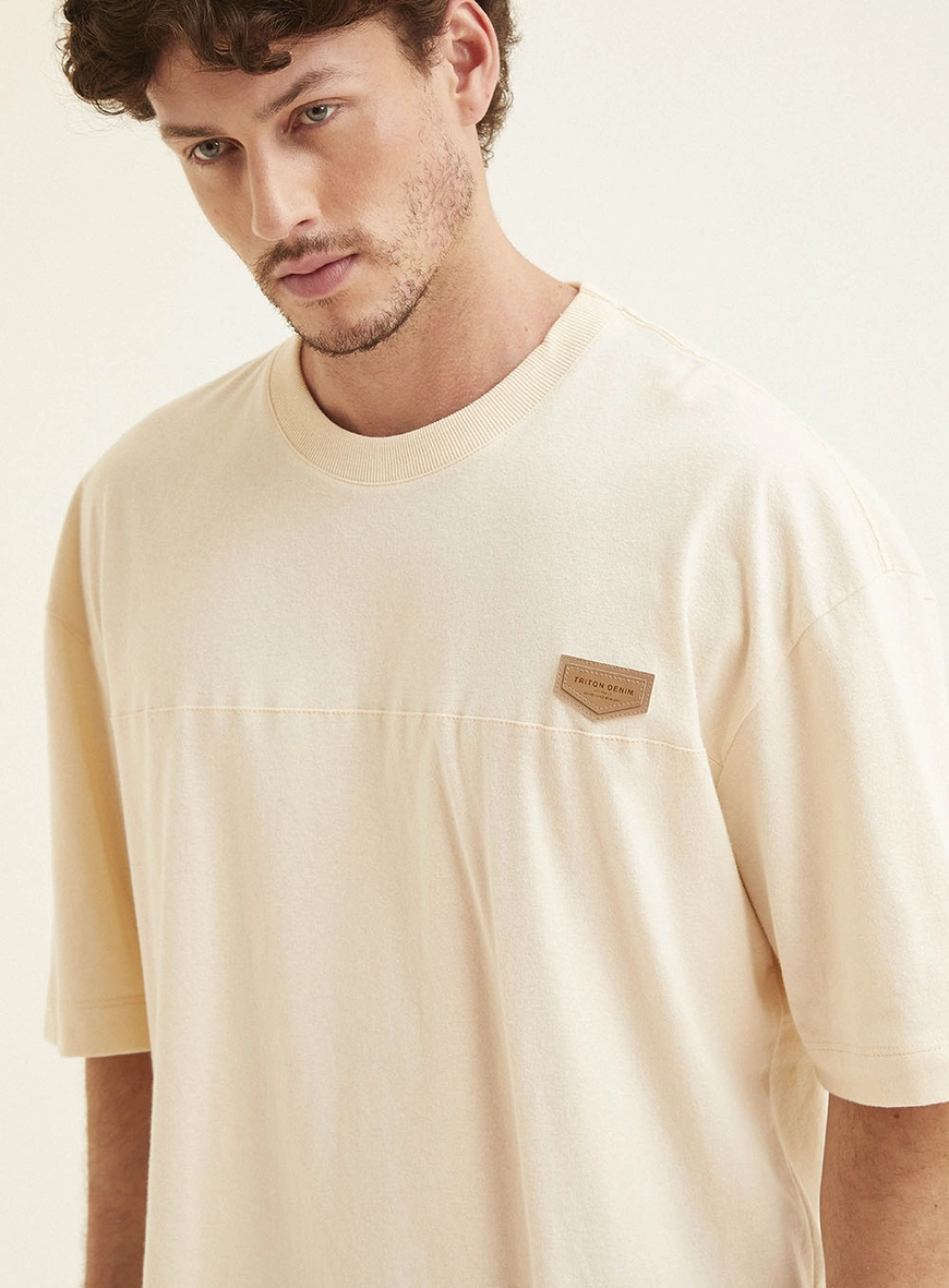 Camiseta Masculina New Com Placa Em Logo Bege 3