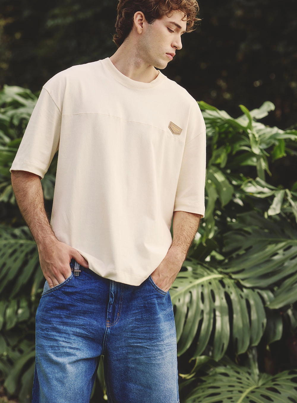 Camiseta Masculina New Com Placa Em Logo Bege 1