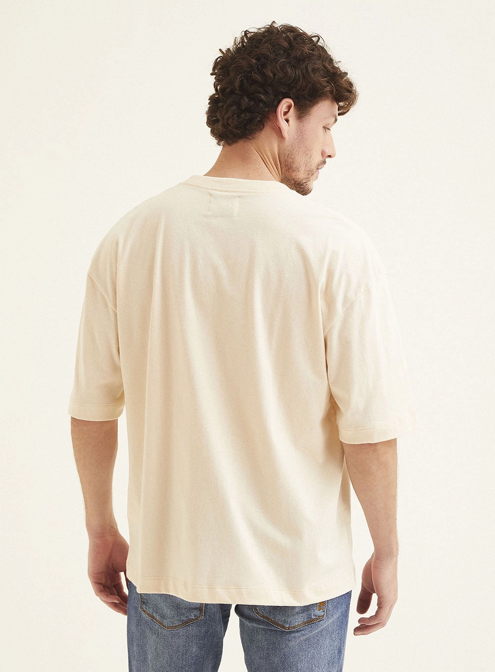 Camiseta Masculina New Com Placa Em Logo Bege 4