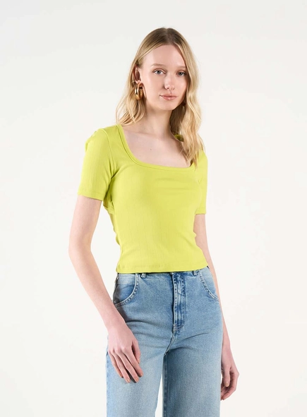 Blusa Canelada Com Transpasse Costas