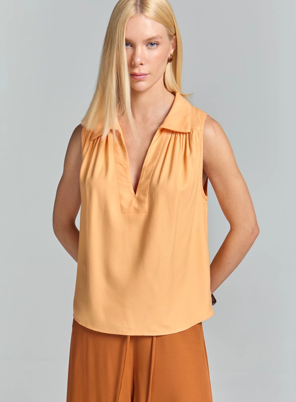 Blusa Comfort Solta Com Gola Dupla Laranja 2