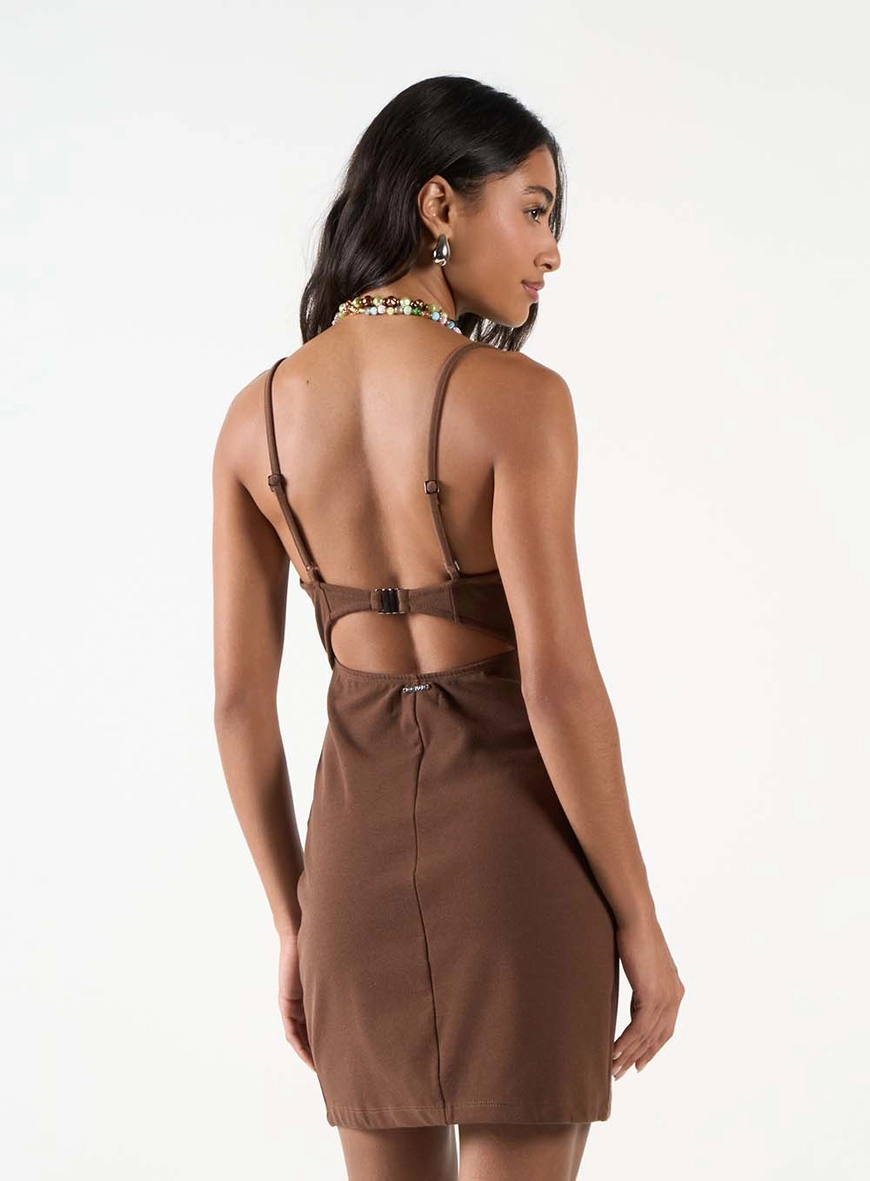 Vestido Tubinho Curto E Decote Coração Marrom 3