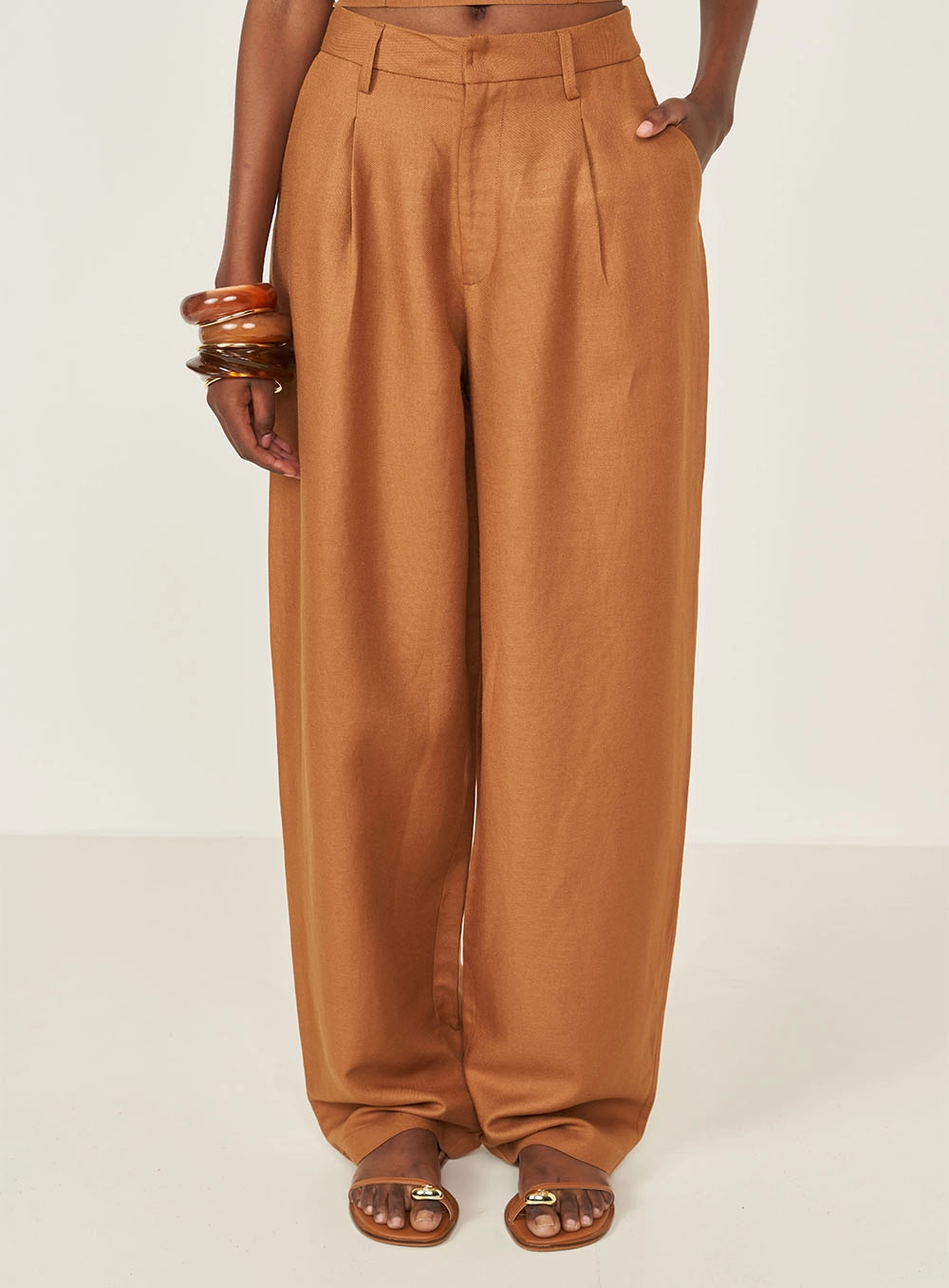Calça Barril Joana Alfaiataria Marrom Evermore