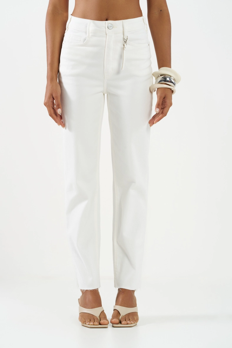 Calça Sarja Reta Cropped Com Chaveiro Off Shell 2