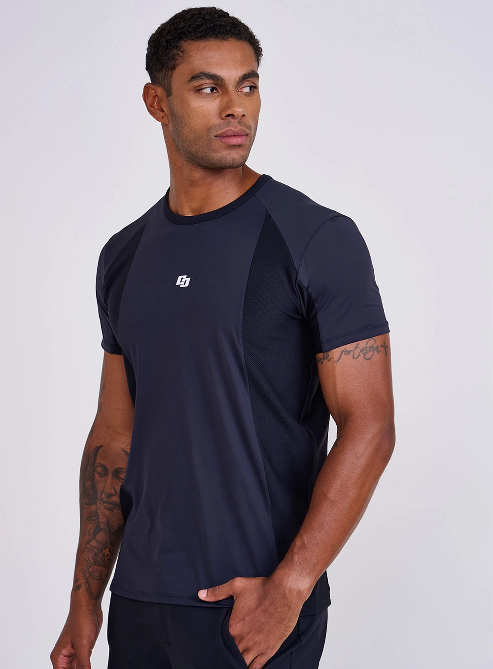 Camiseta Slim Com Detalhe Em Textura - Colcci Tech Preto
