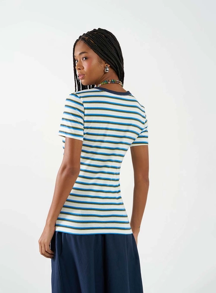 Camiseta Feminina Slim Listrada