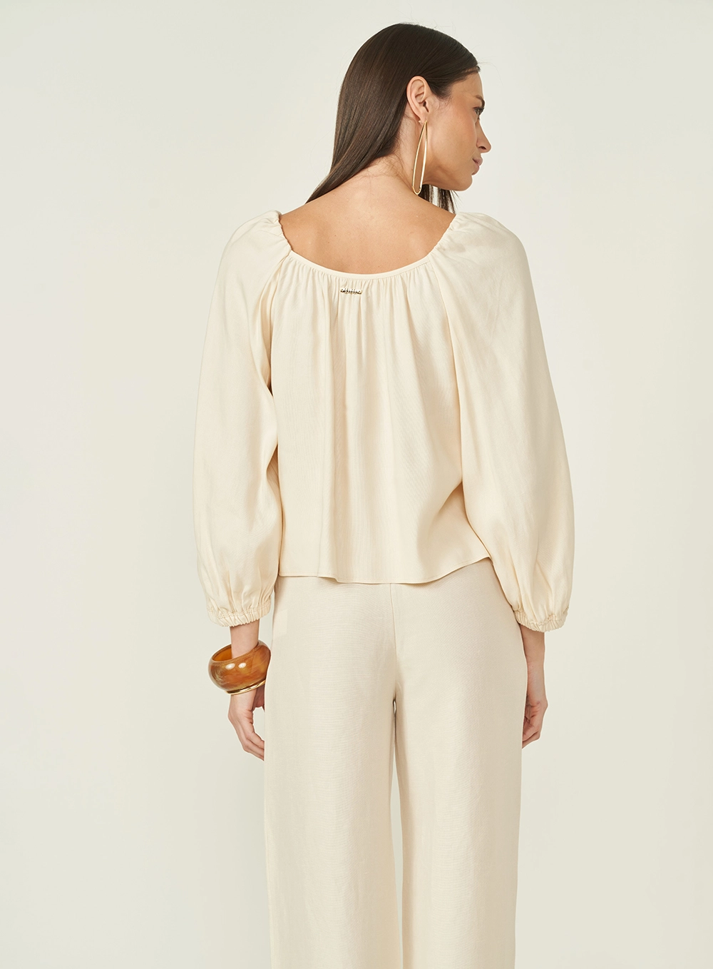 Blusa Solta Mangas Amplas Bege