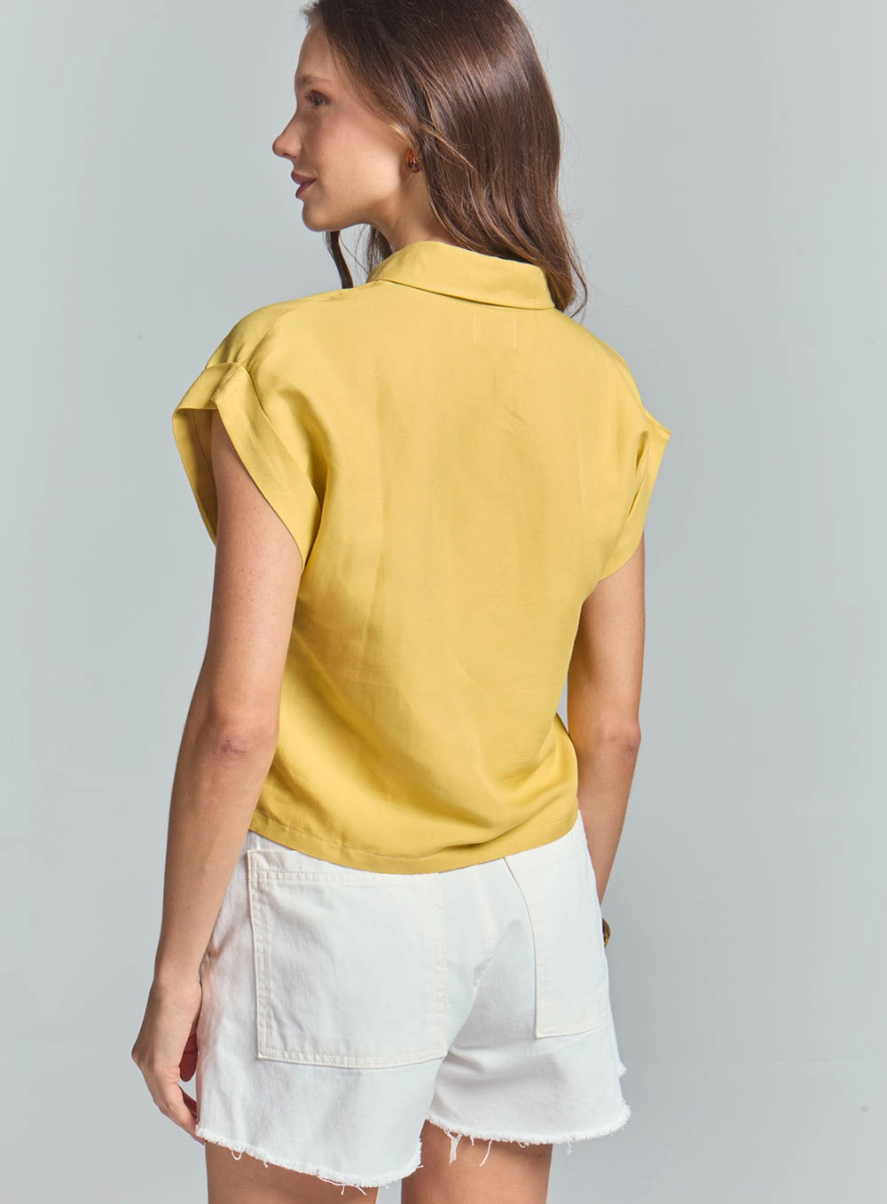 Camisa Linho Encurtada Com Detalhe Frontal Amarelo 4