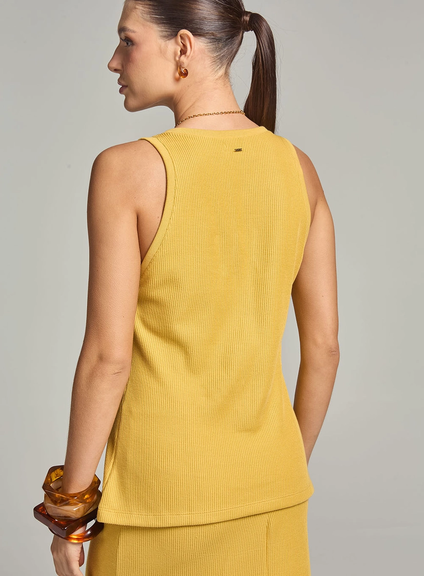Regata Comfort Canelada Com Decote U Amarelo 4