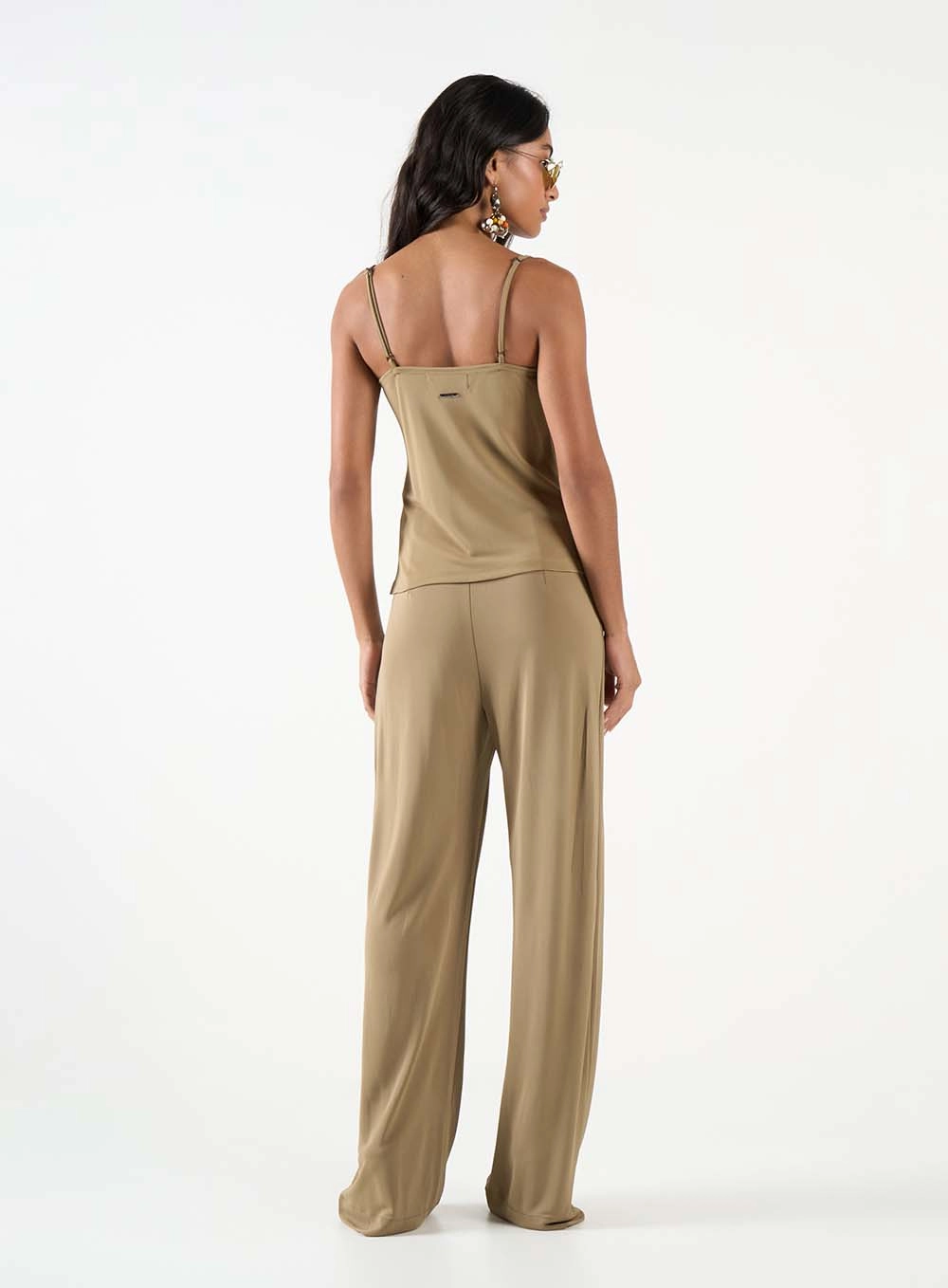 Blusa Comfort Decote Degagê E Alça Dupla Bege 4