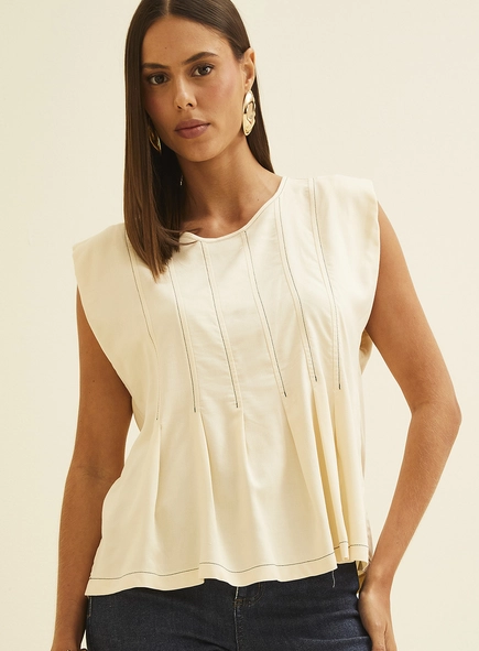 Blusa Reta Com Detalhe Em Pregas