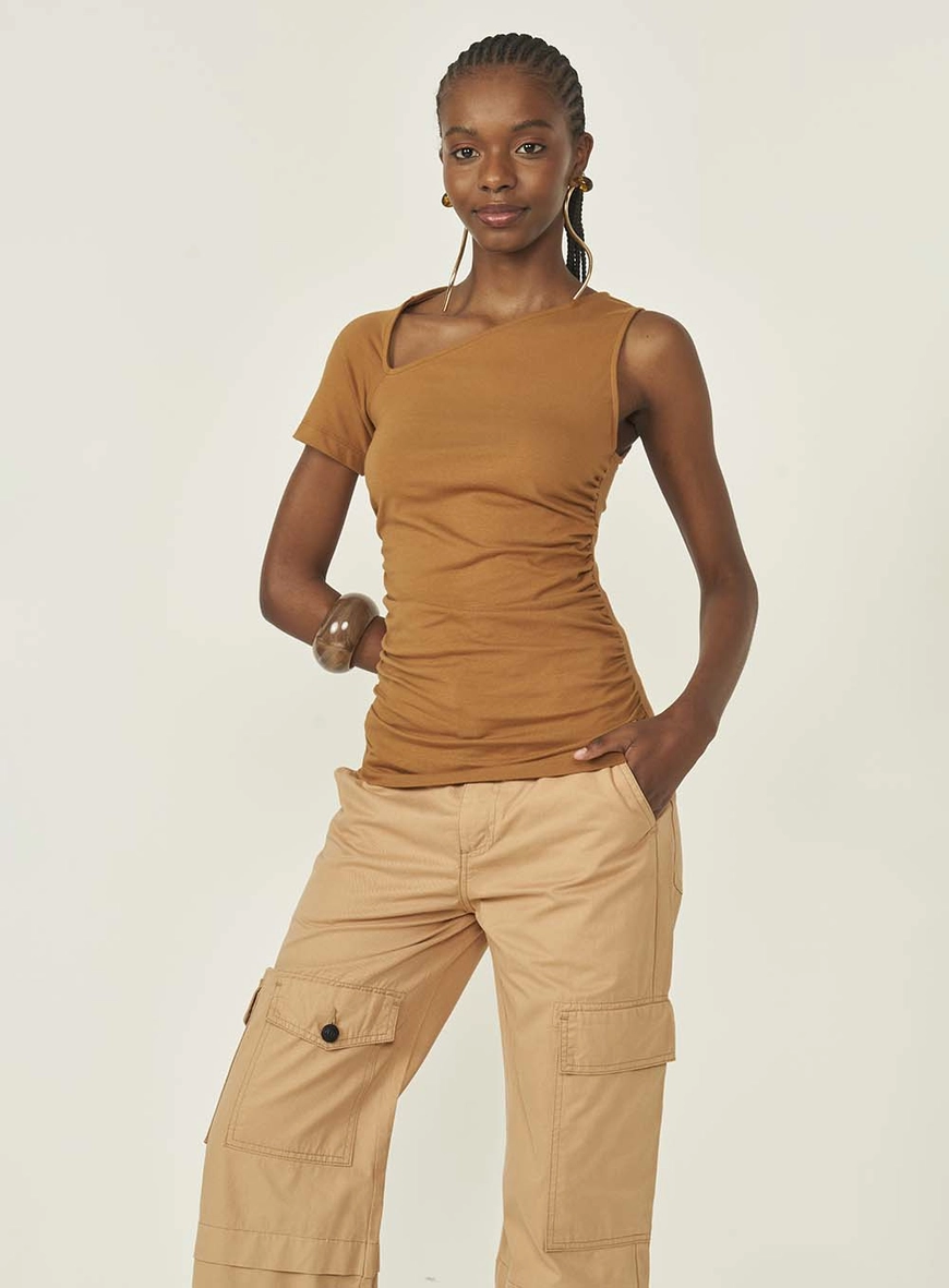 Blusa Slim Decote V Com Uma Manga