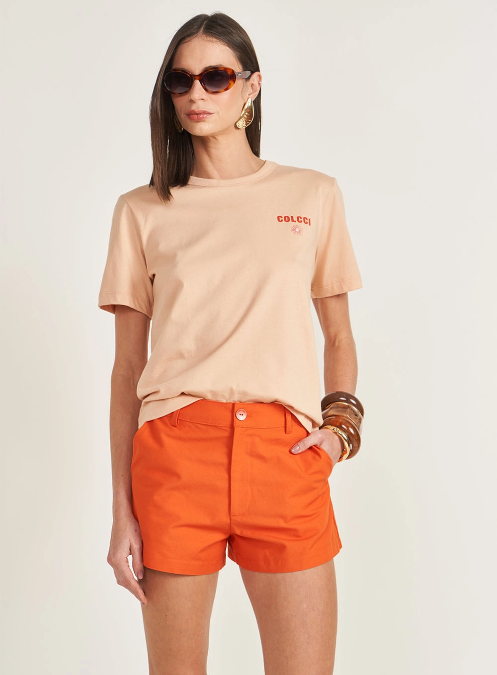 Camiseta Boy Manga Curta Com Estampa Costas Bege