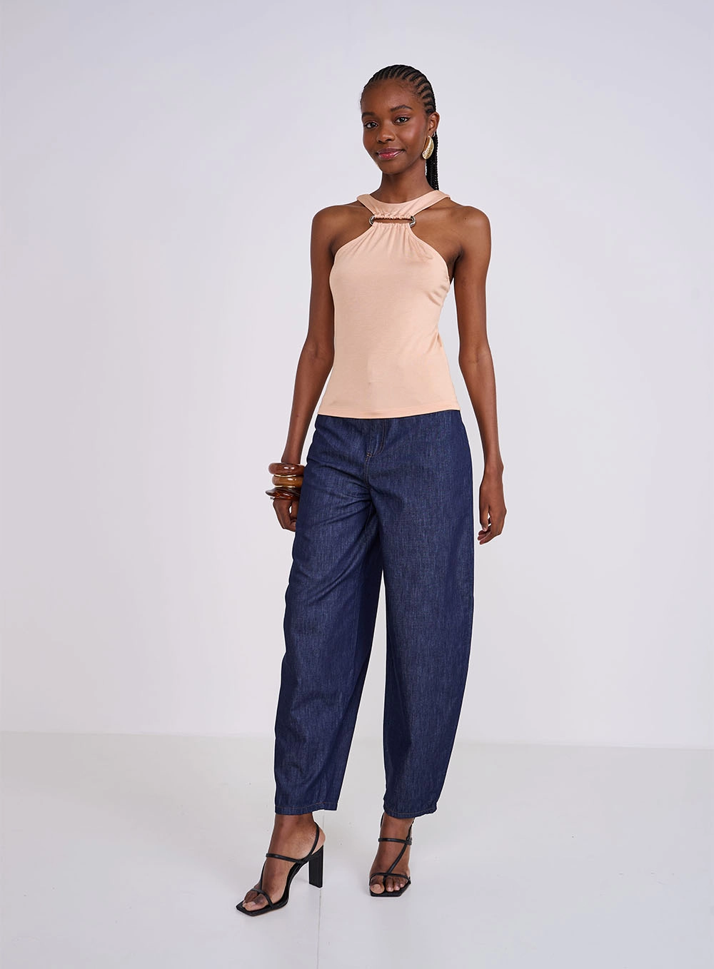 Blusa Slim Com Detalhe Em Metal Bege