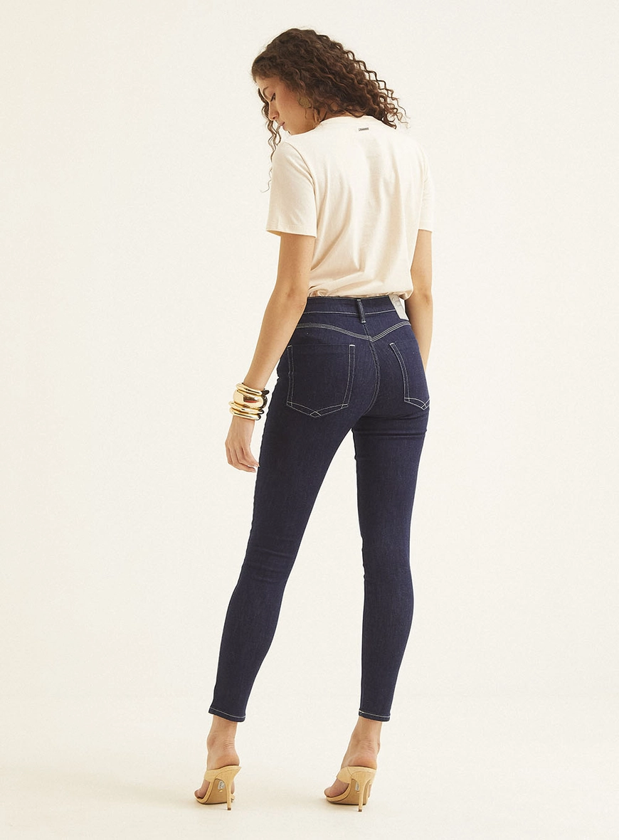 Camiseta Feminina Básica Com Estampa Bege 5