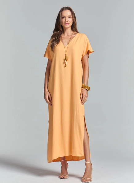Vestido Comfort Com Fenda Na Lateral Decote V