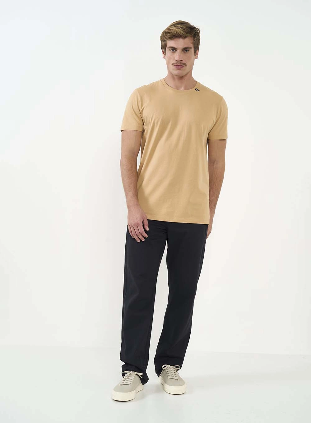 Calça Masculina Sarja Reta Com Bolso Chanfrado Preto