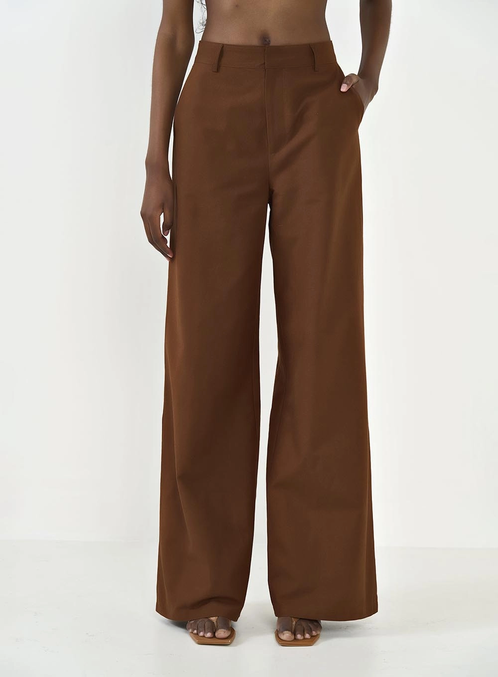 Calça Feminina Alfaiataria Reta Joana Marrom