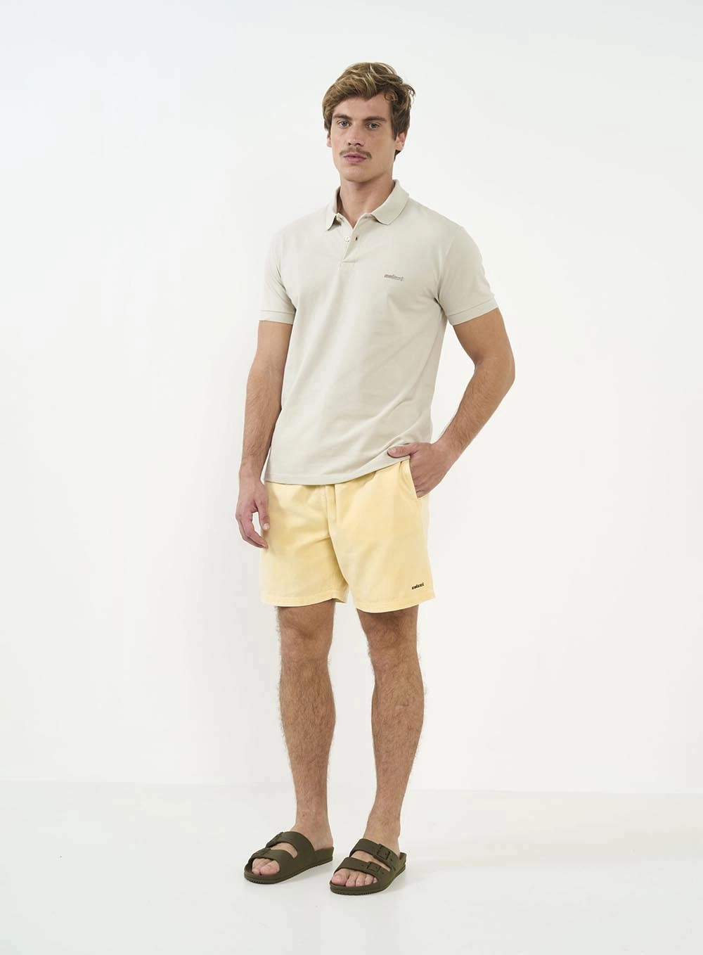 Bermuda Sarja Masculina Amarelo