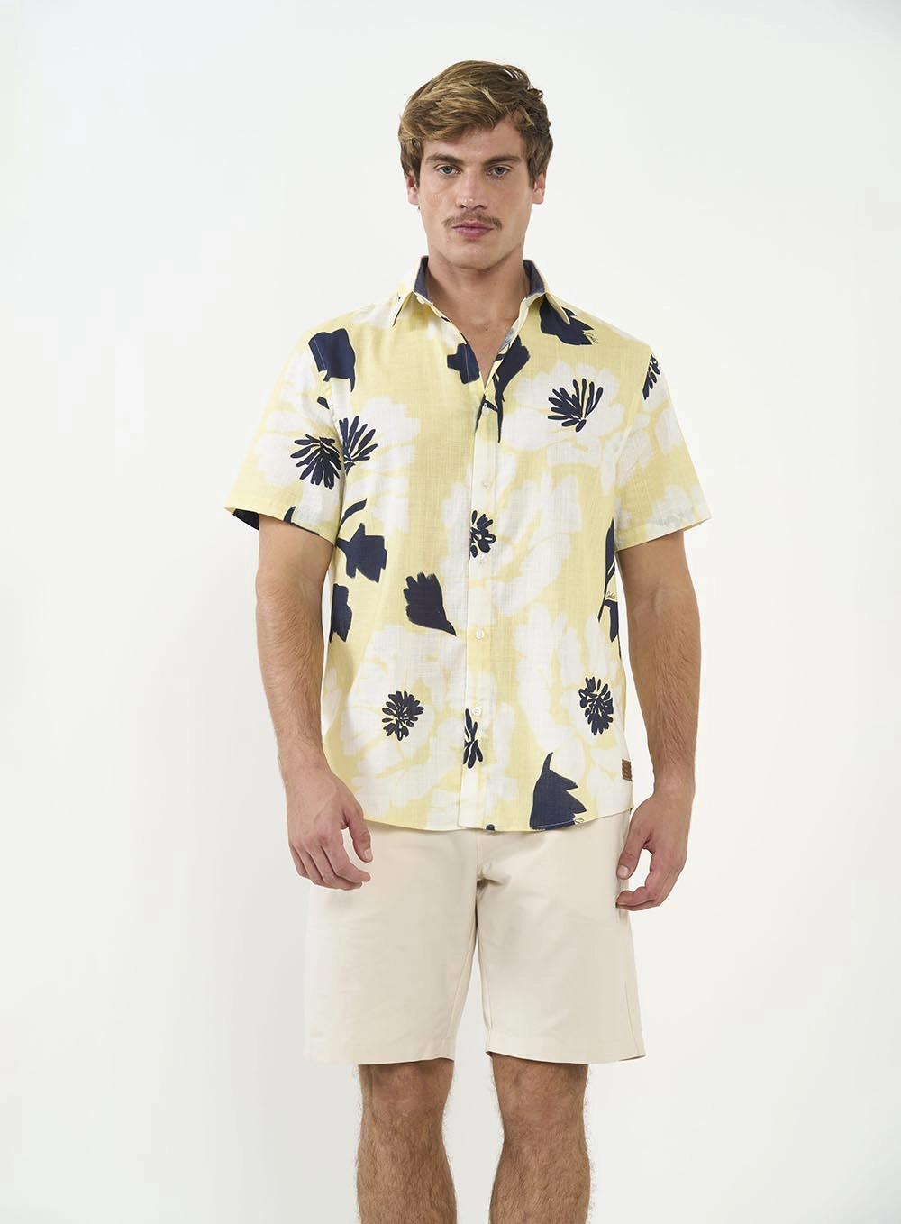 Camisa Estampada Manga Curta Com Botão Estampados