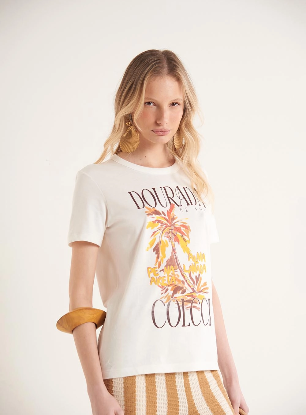 Camiseta Feminina Comfort Básica Off Shell