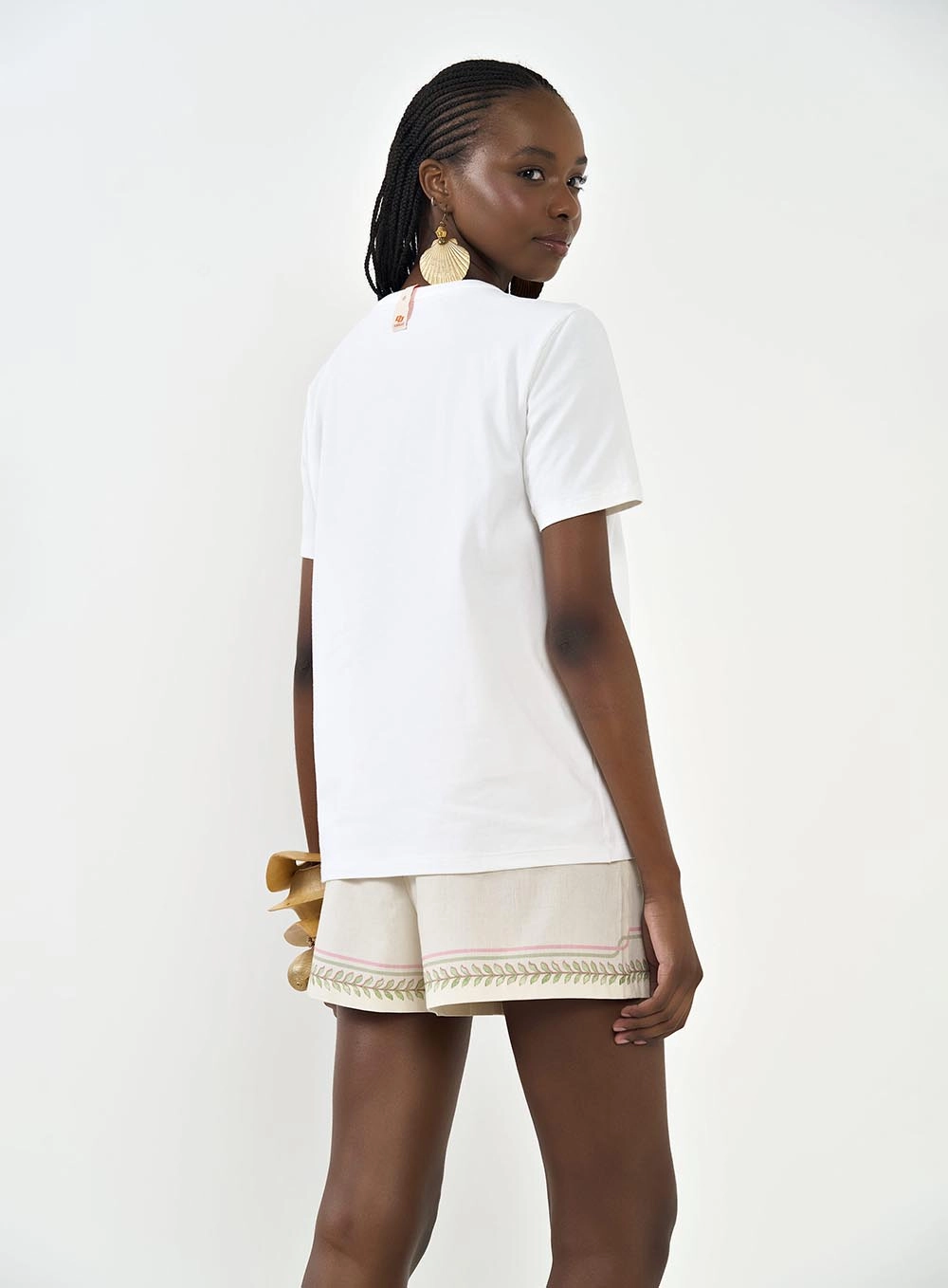 Camiseta Feminina Comfort Estampada Off Shell