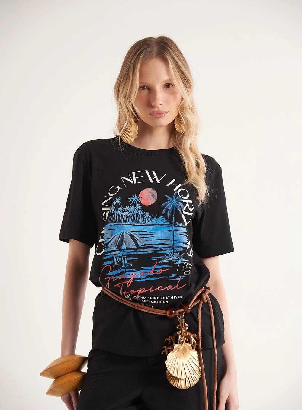 Camiseta Feminina Boy Com Estampa Preto