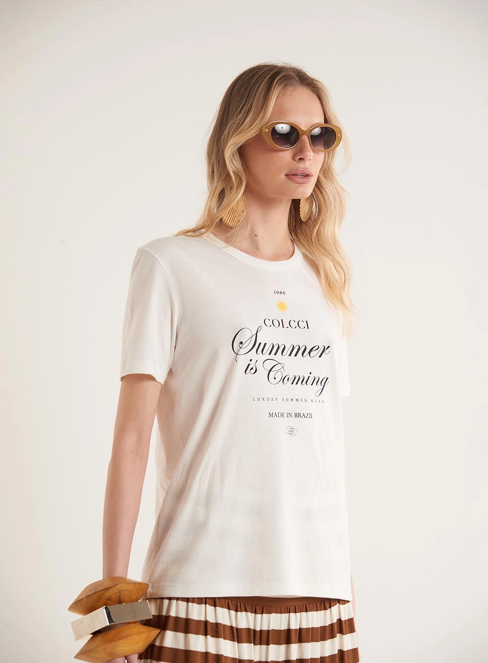 Camiseta Feminina Básica Comfort Off Shell