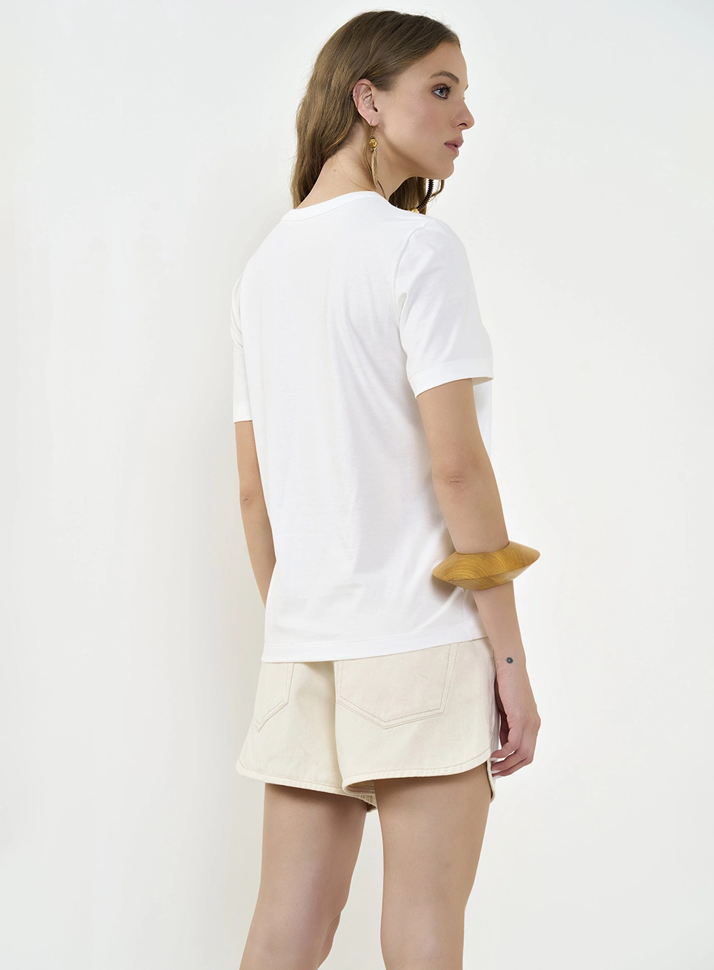Camiseta Feminina Comfort Com Estampa Off Shell