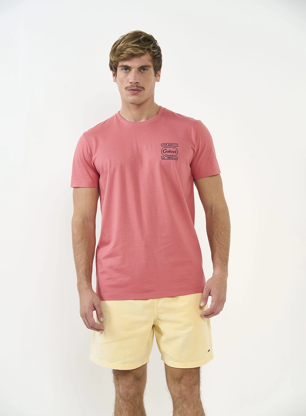 Camiseta Manga Curta Com Detalhe Em Estampa Rosa