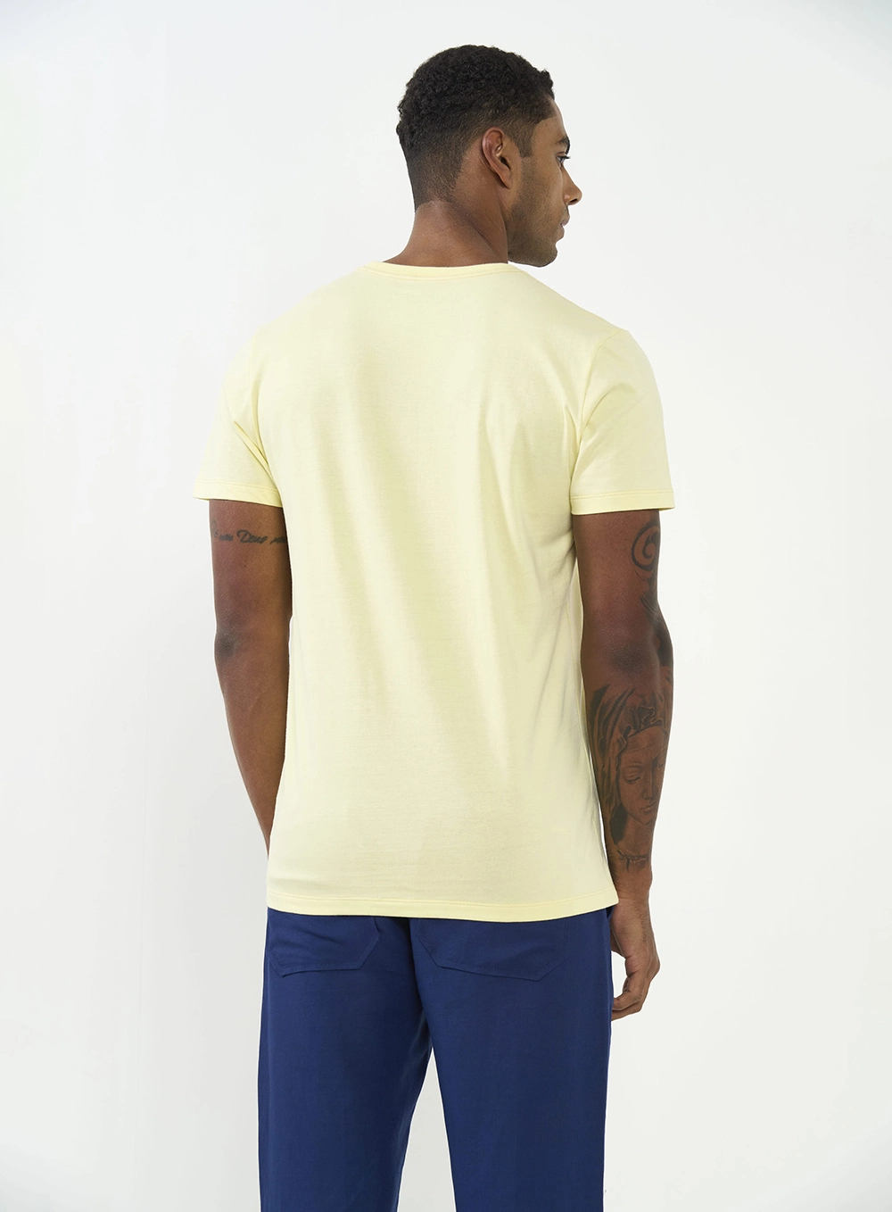 Camiseta Slim Com Estampa Frontal Amarelo