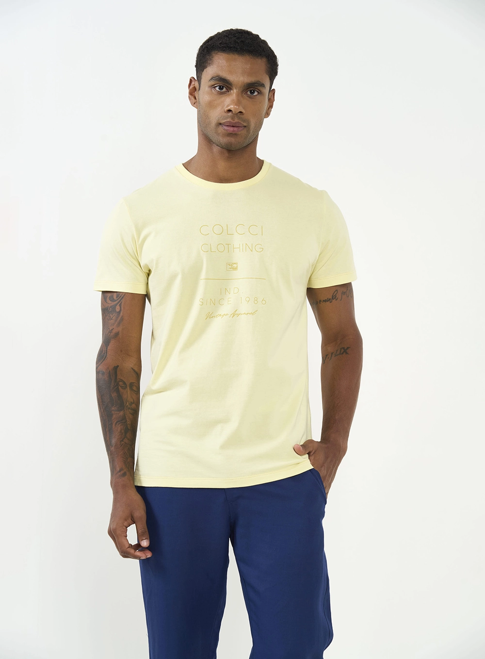 Camiseta Slim Com Estampa Frontal Amarelo