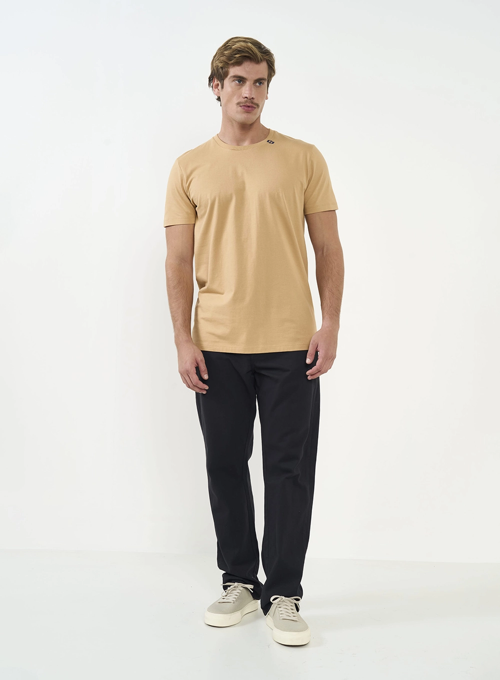 Camiseta Slim Com Monograma Bege Bear