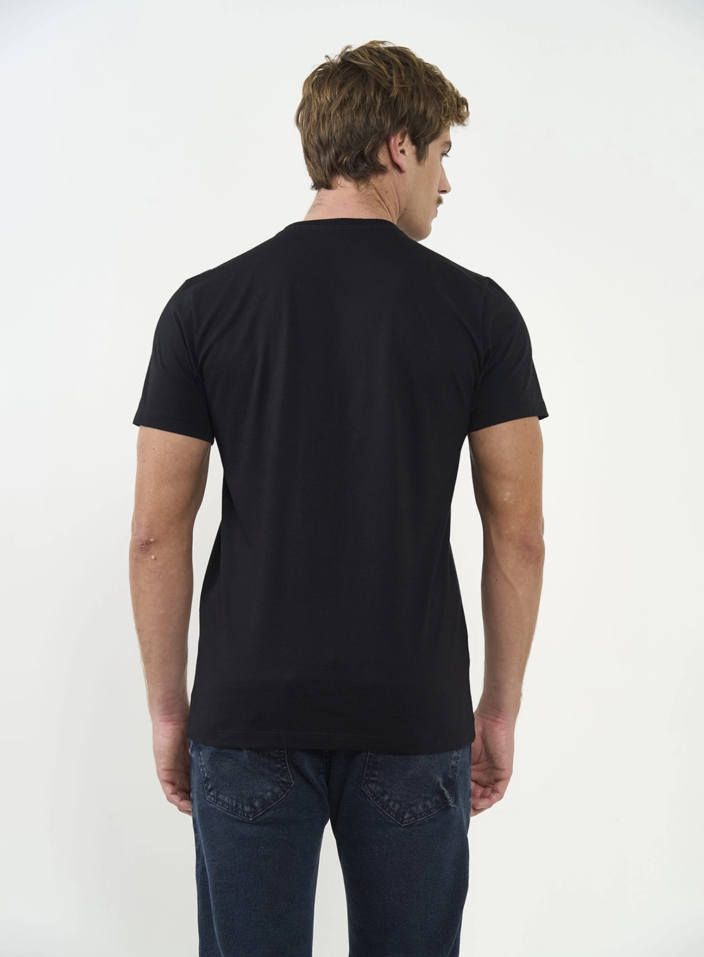 Camiseta Manga Curta Com Estampa Em Logo Preto