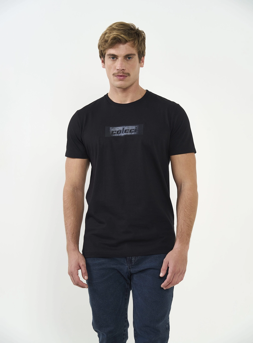 Camiseta Manga Curta Com Estampa Em Logo Preto