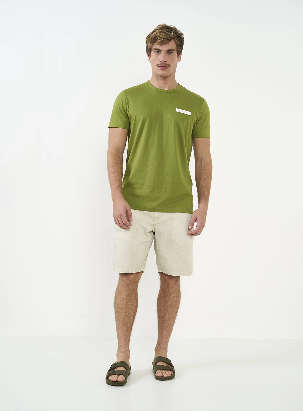 Camiseta Slim Com Detalhe Em Aplicação Verde