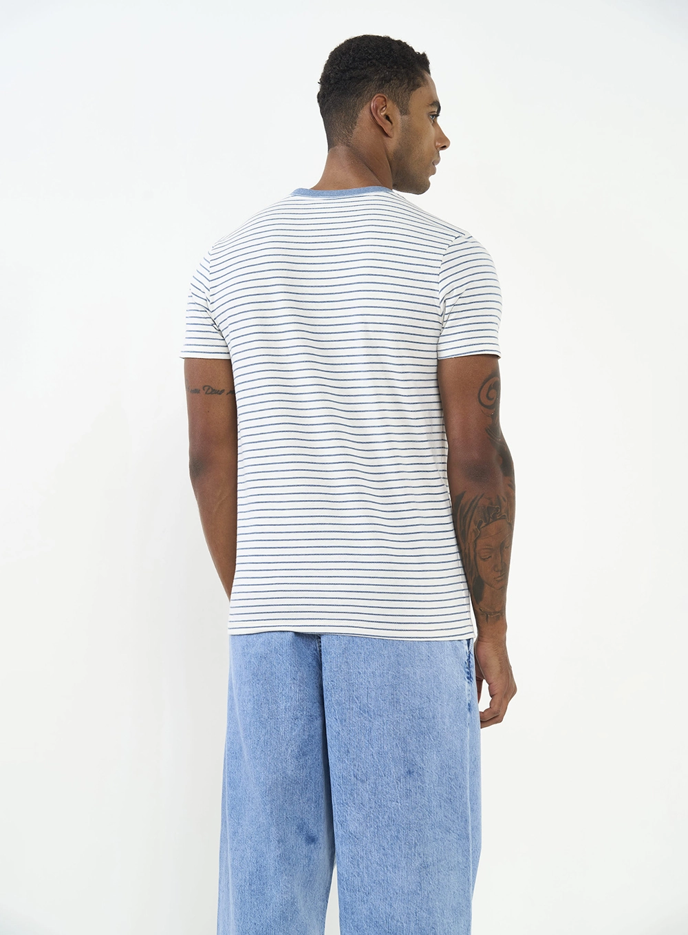 Camiseta Slim Listrada Estampados