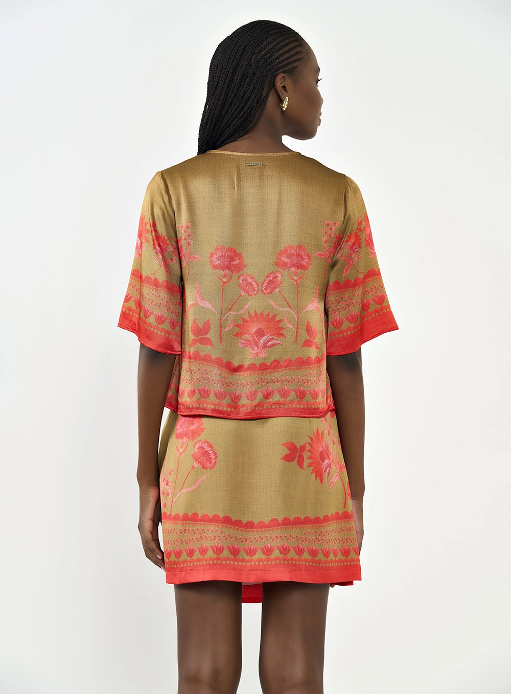 Blusa Comfort Estampada Com Amarração Frontal Estampados