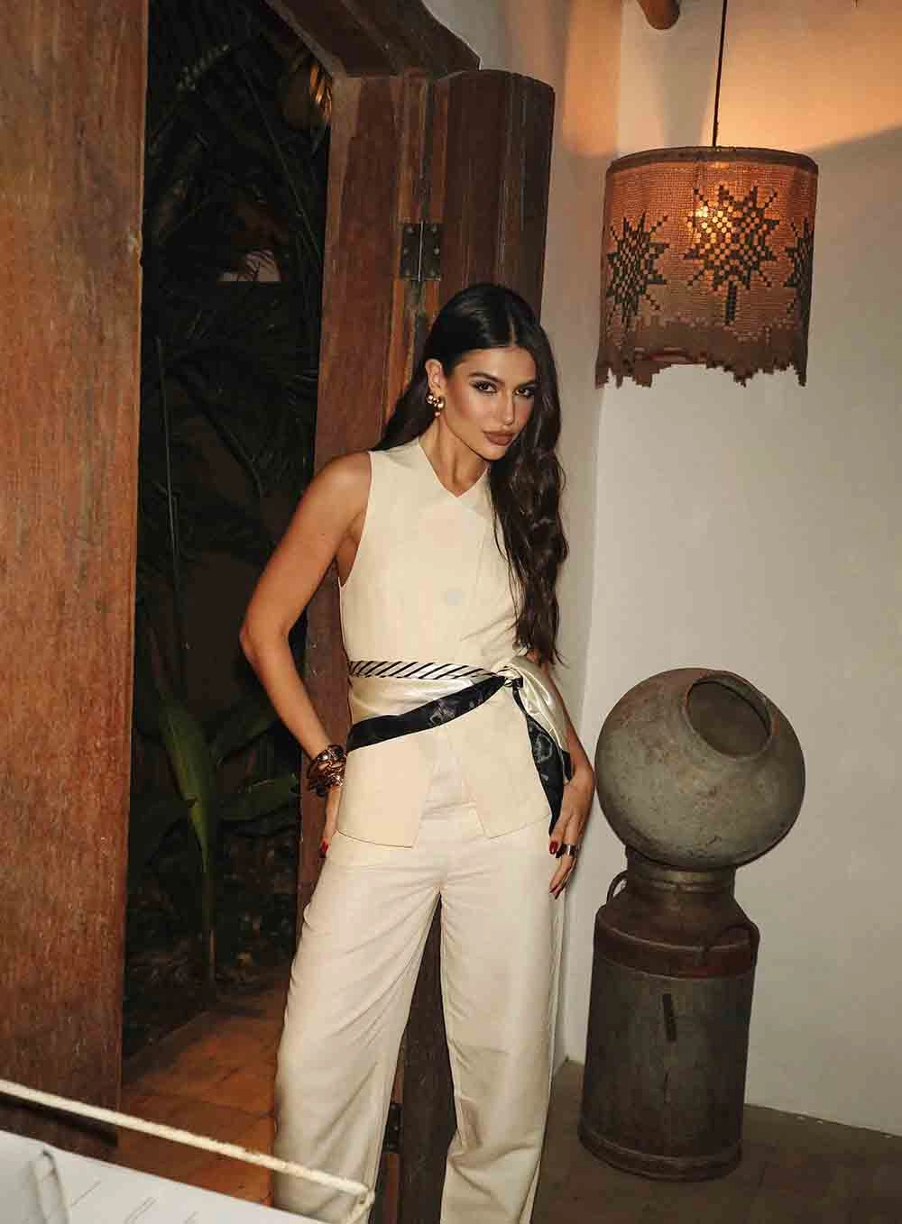 Blusa Com Recorte Alfaiataria Bege Leblanc