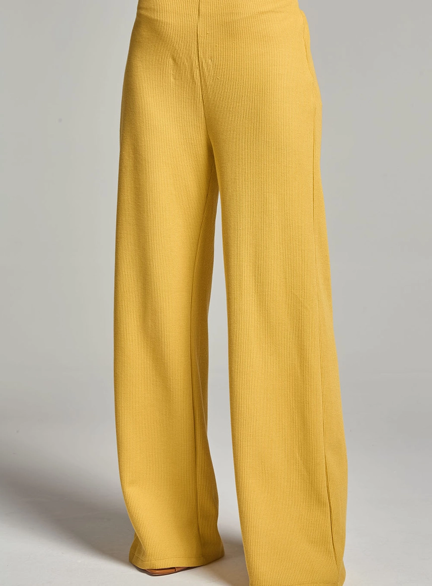 Calça Comfort Wide Canelada Com Elástico No Cós Amarelo 2