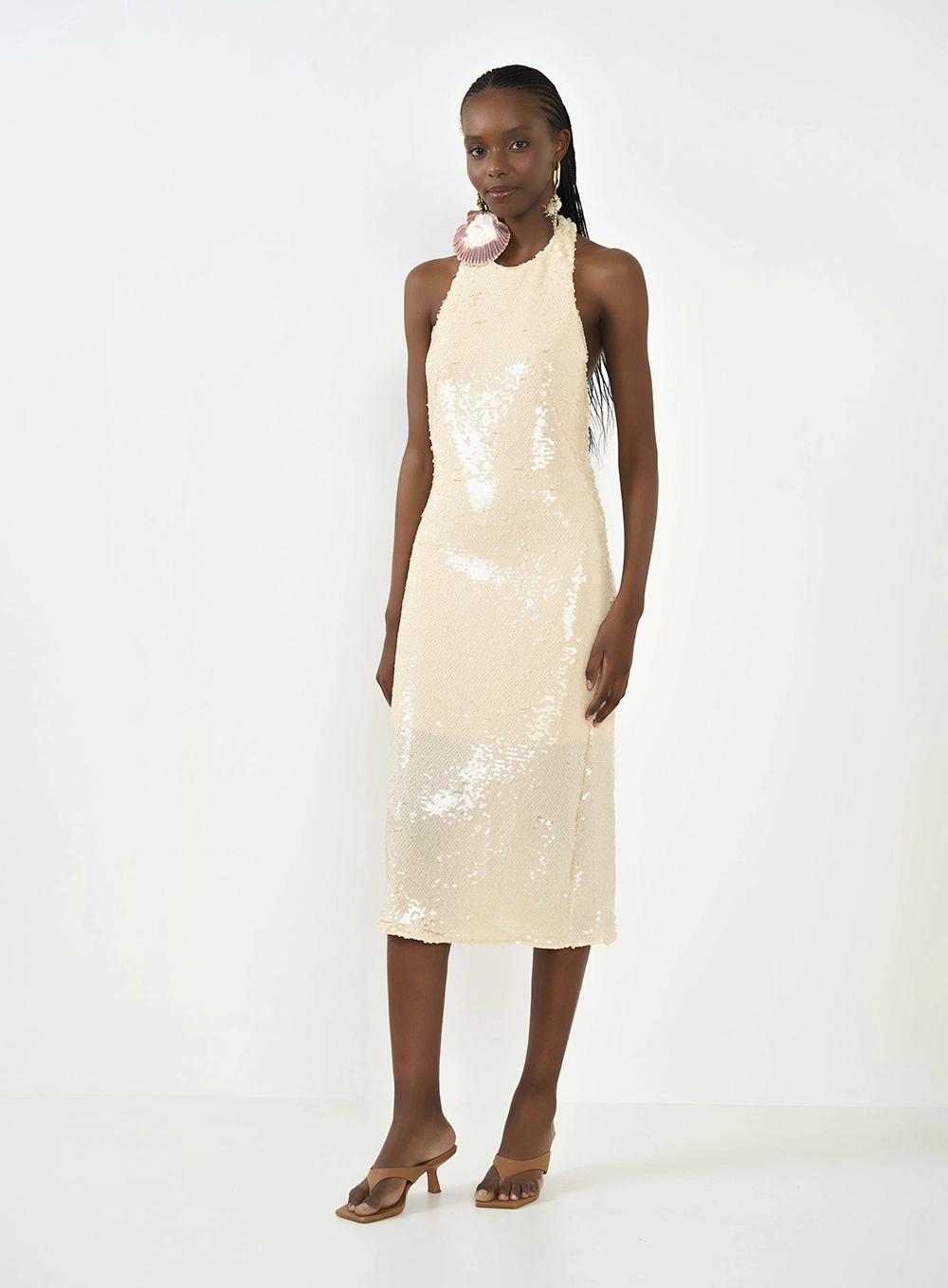 Vestido Midi Em Paetê Acinturado Bege Leblanc