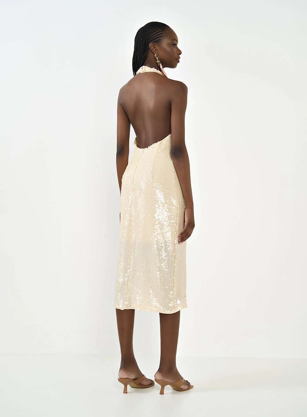 Vestido Midi Em Paetê Acinturado Bege Leblanc