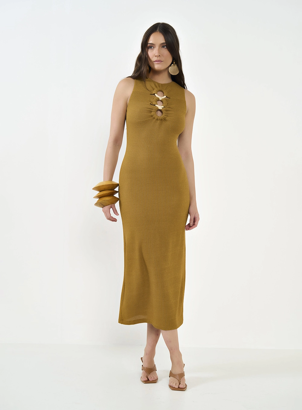 Vestido Midi Justo Com Aros Em Metal Marrom Ebbela
