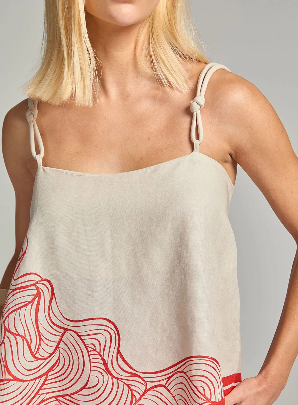 Blusa Evasê Alças Finas E Estampada Bege 3