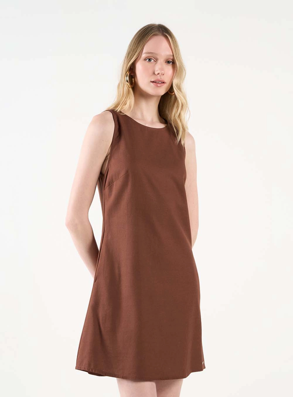 Vestido Curto Evasê Comfort Marrom 2