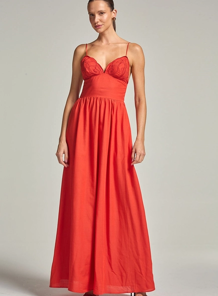 Vestido Longo Com Bordado No Busto