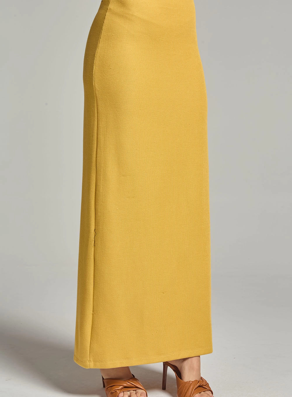 Saia Longa Slim Canelada Com Fenda Amarelo 2